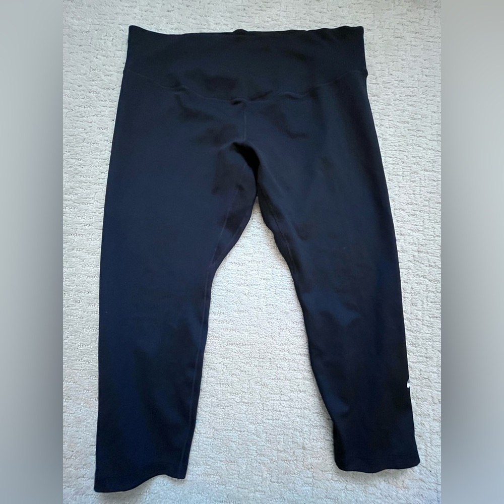 Women's Nike mid-calve leggings